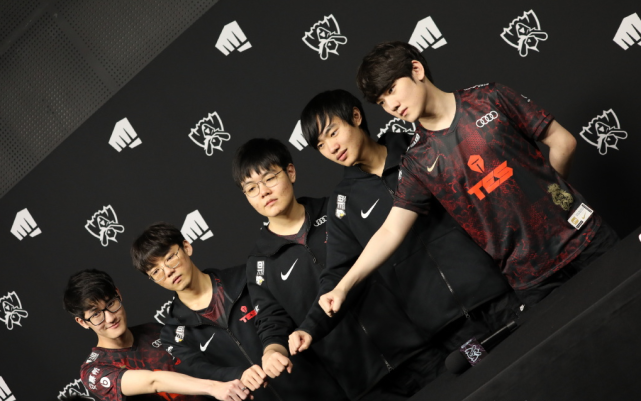 茵场上表现 茵场上表现